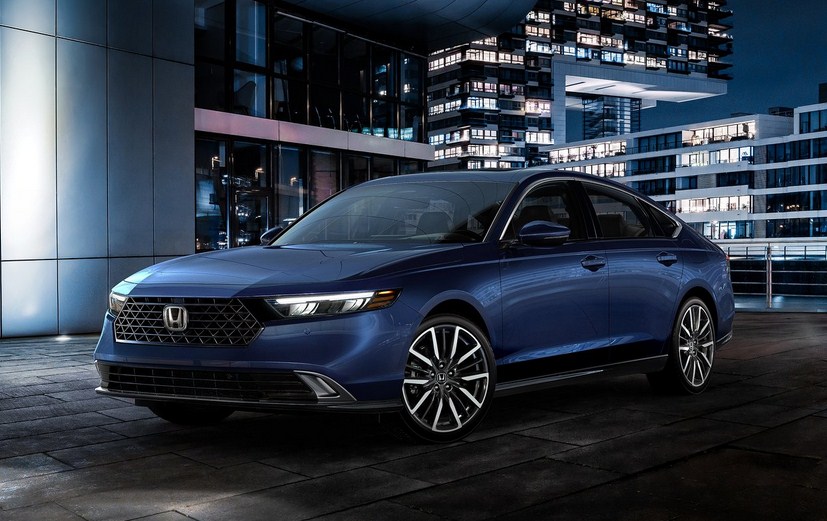 Xe sedan công nghệ cao cấp được trang bị đầy đủ các tiện nghi hiện đại